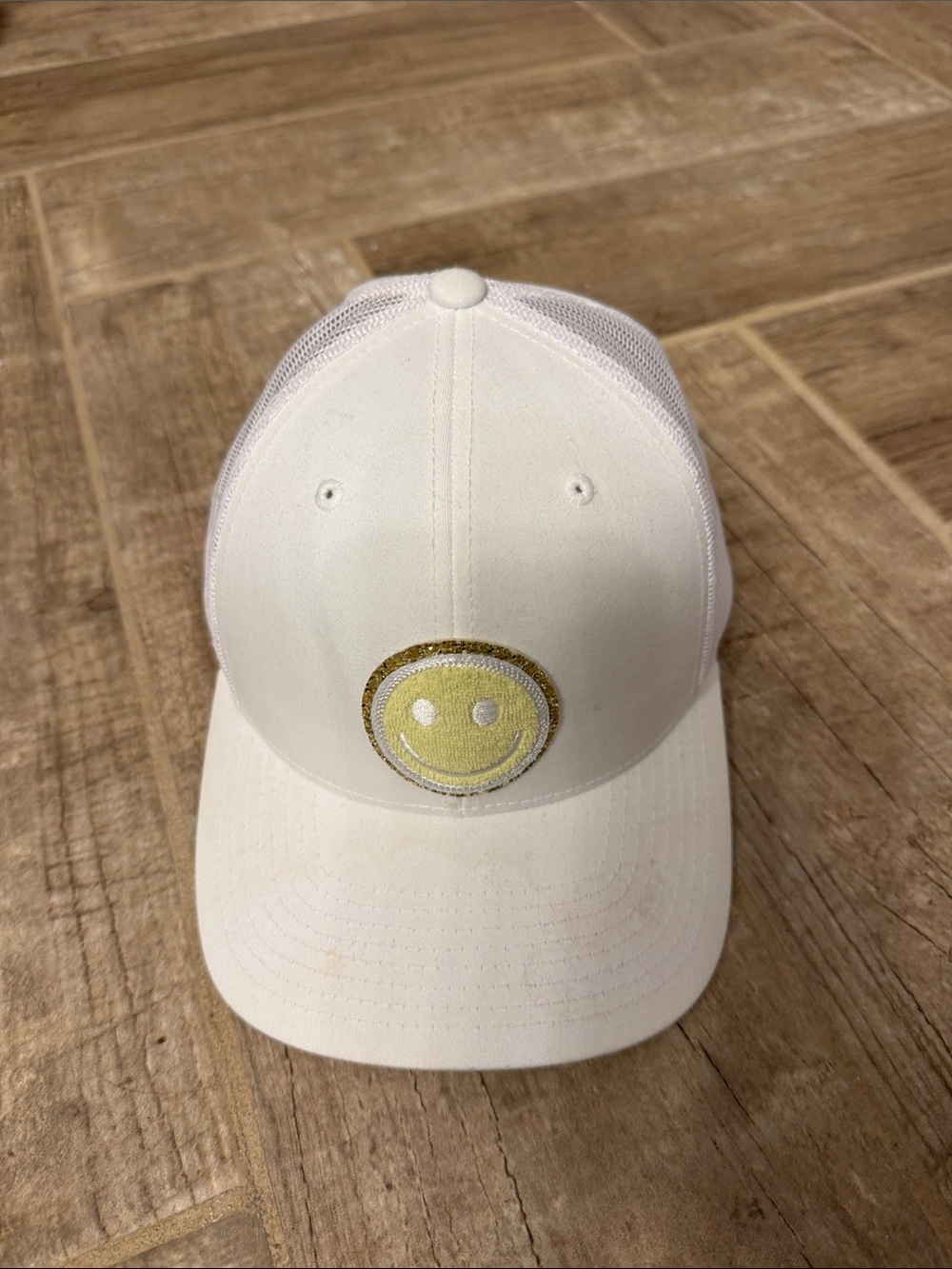 smiley face trucker hat😃